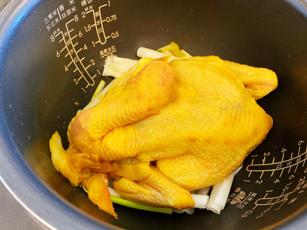 电饭煲盐焗鸡