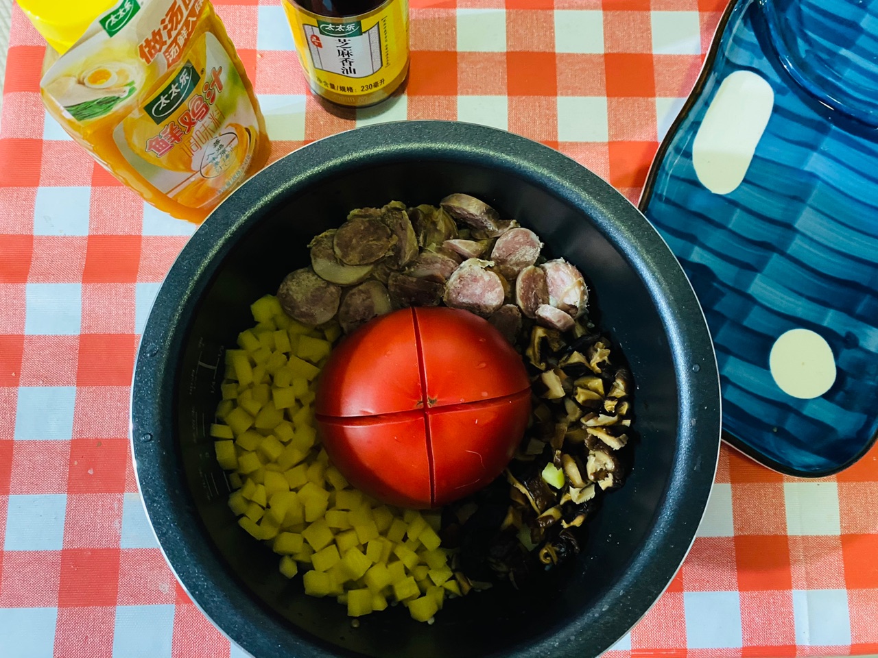 电饭锅版番茄腊肠焖饭