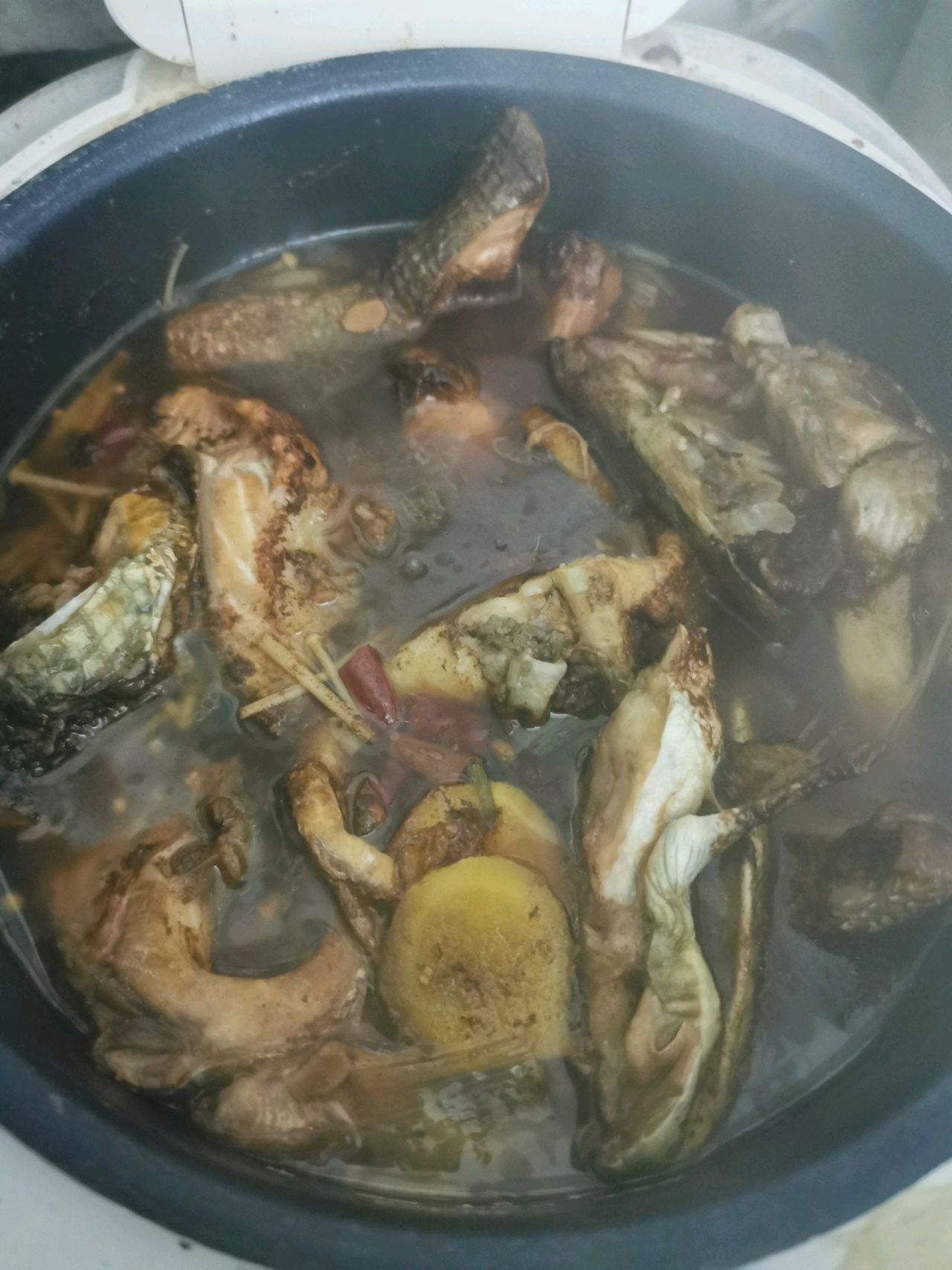 电饭锅炖鱼