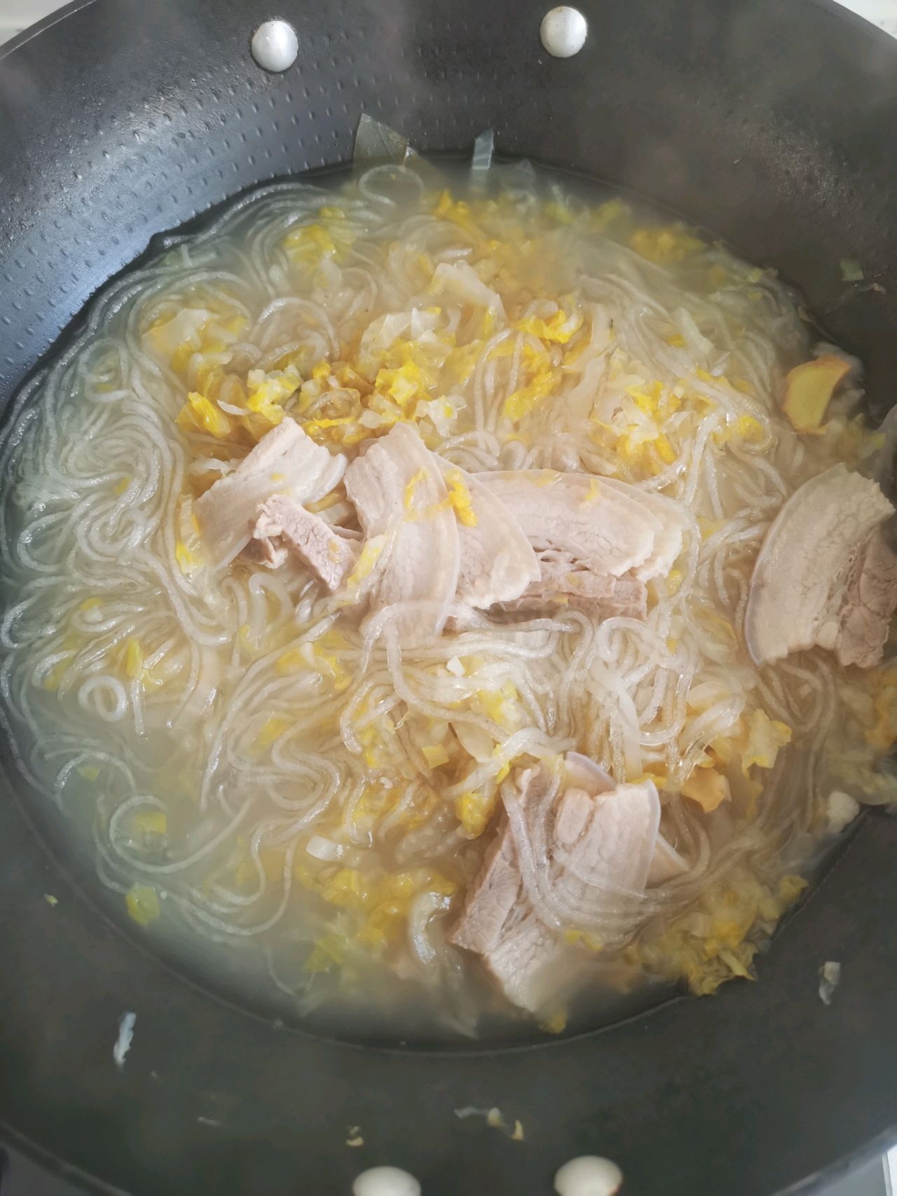东北菜～酸菜粉条烩五花肉
