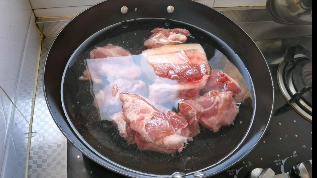 东北风味排骨炖酸菜