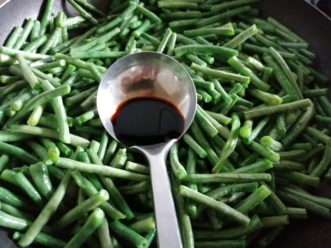 东北-红肠炒豇豆角