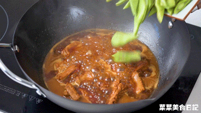 东北排骨炖豆角 | 酱浓味鲜