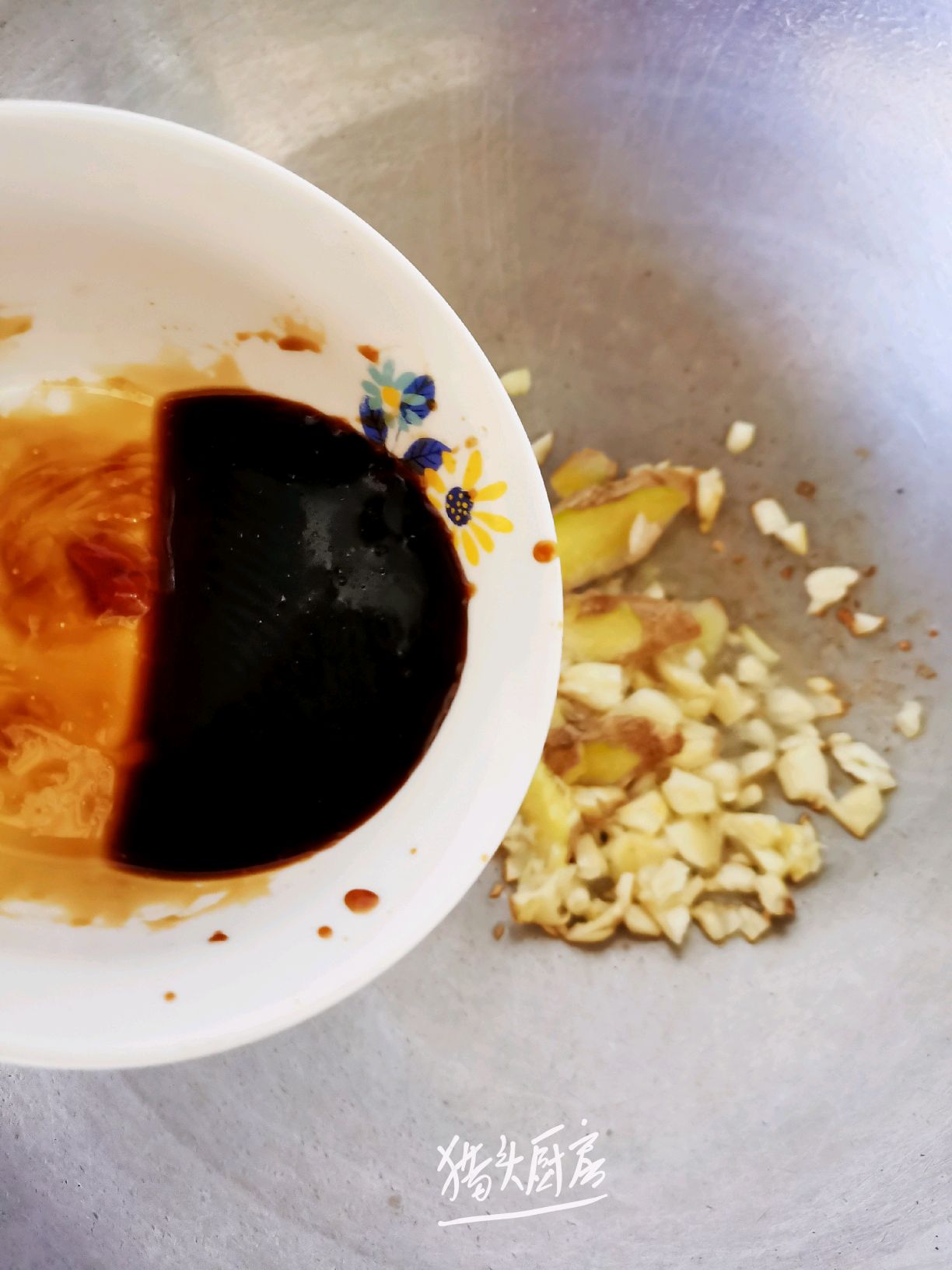 东北排骨土豆炖油豆角