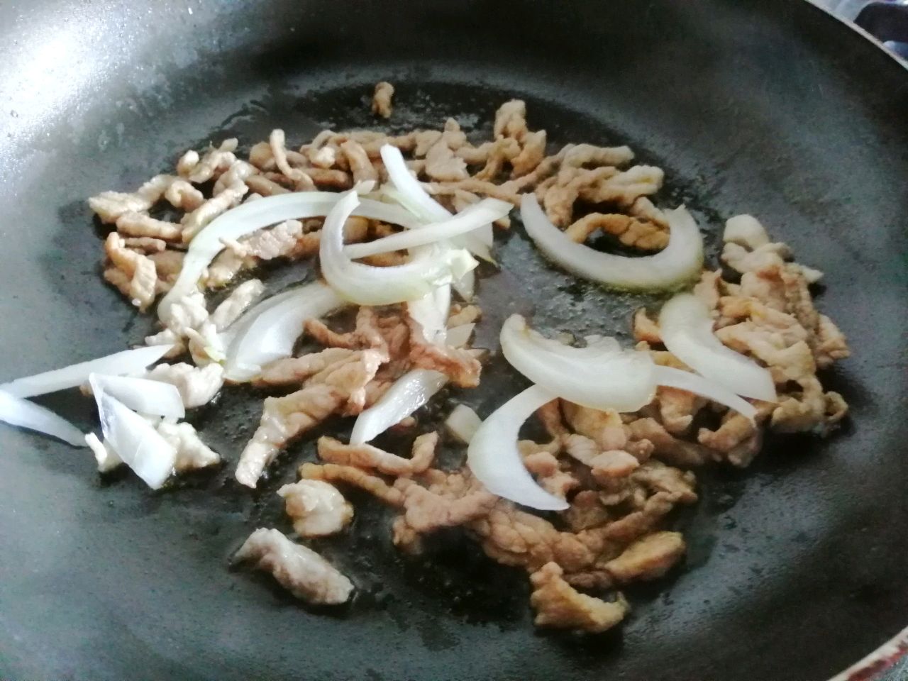 东北-青椒木耳炒肉