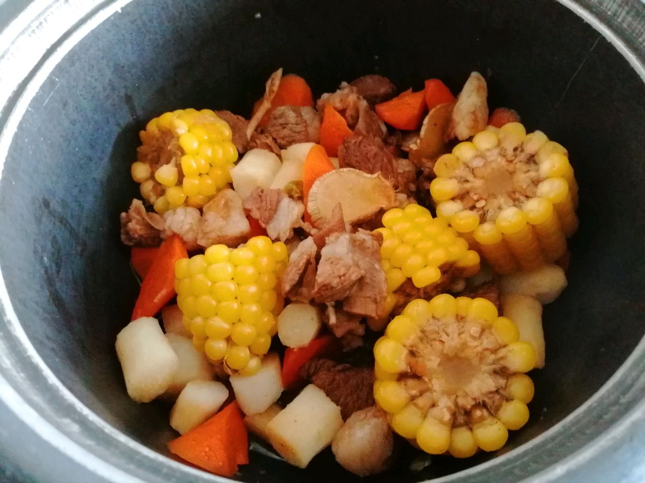 东北-羊肉炖玉米山药胡萝卜