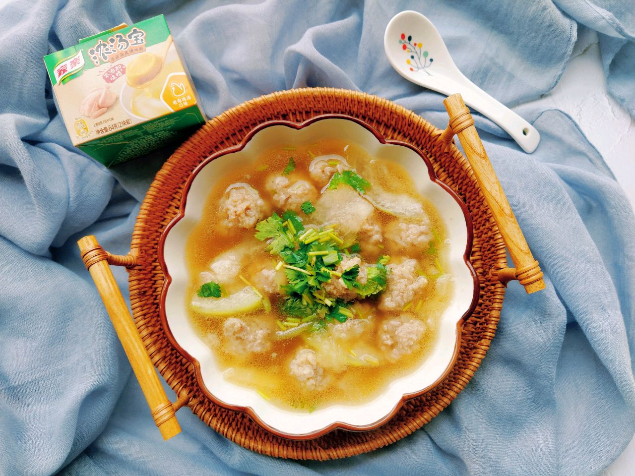 冬瓜肉丸汤，喝完暖暖过寒冬