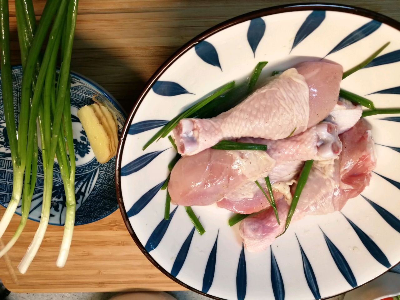 冬季进补最佳的美食～药膳蒸鸡
