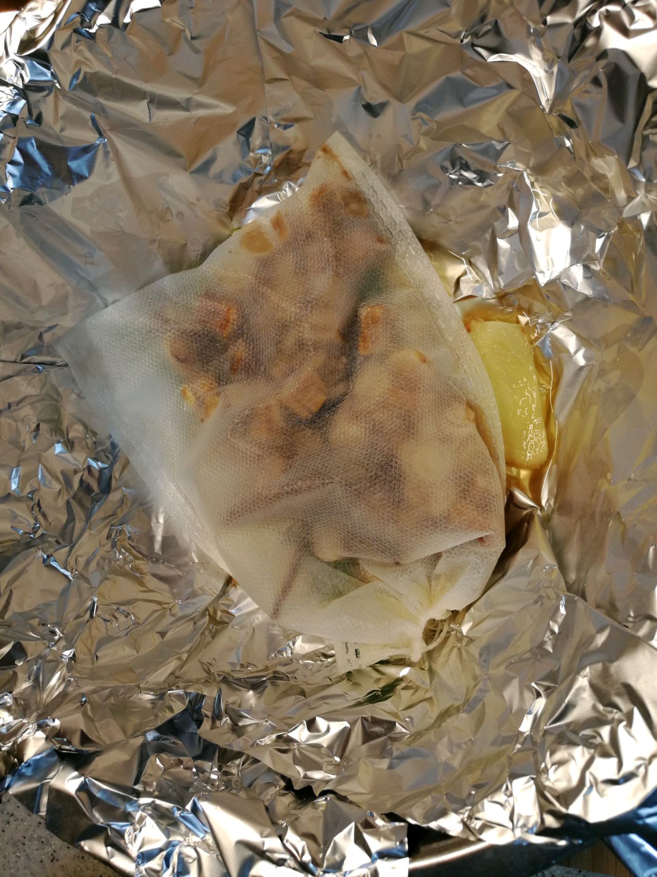 冬季进补最佳的美食～药膳蒸鸡
