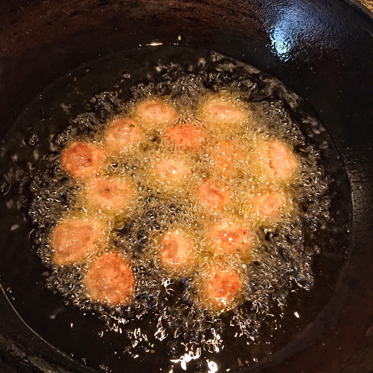 冬季食补藕，炸藕丸子