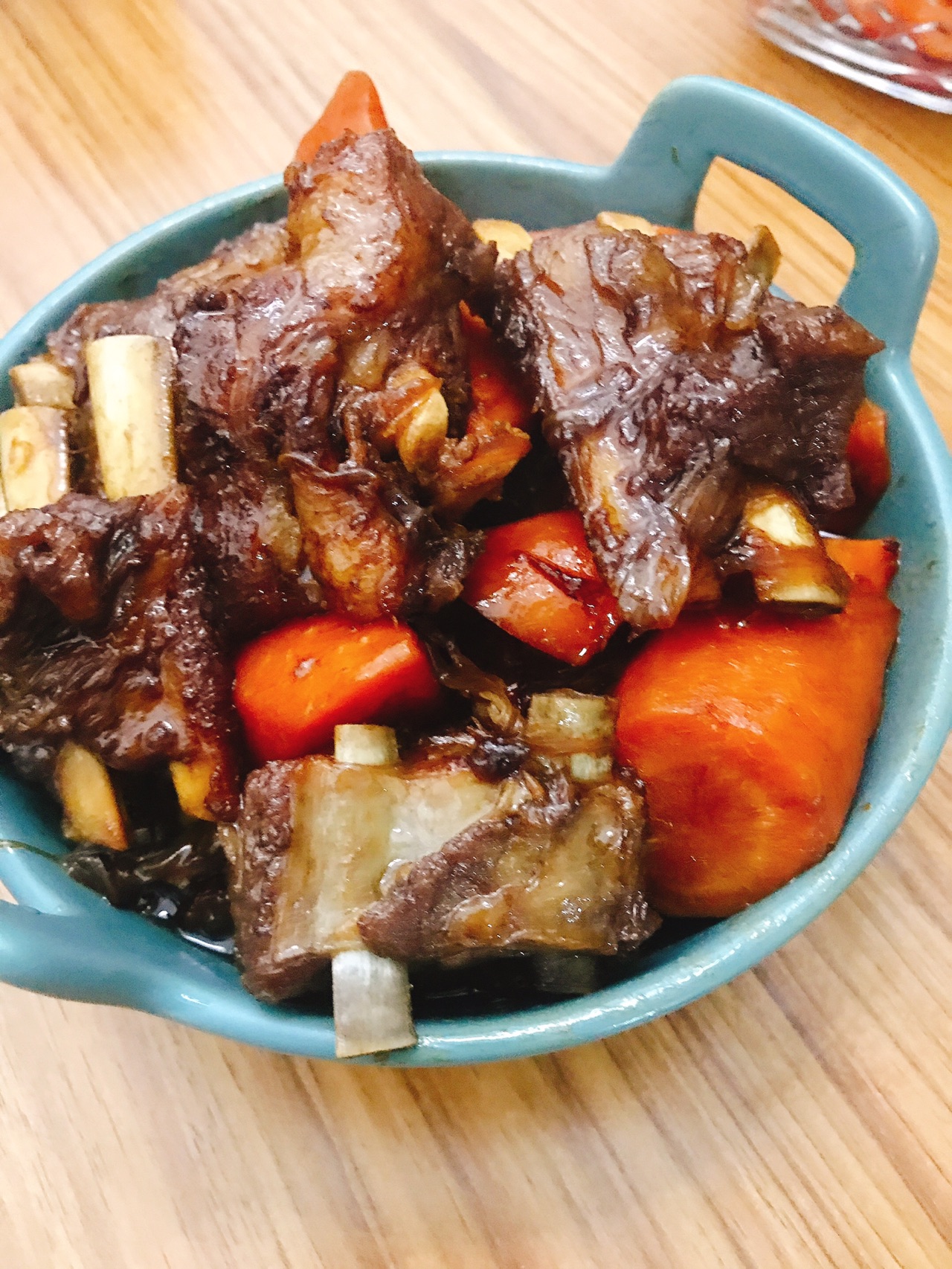冬日暖身羊排煲