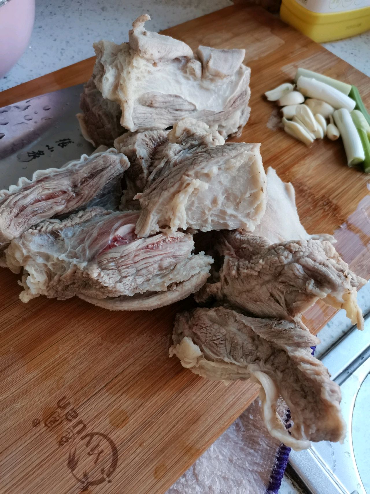 冬日暖胃菜——牛腩炖萝卜