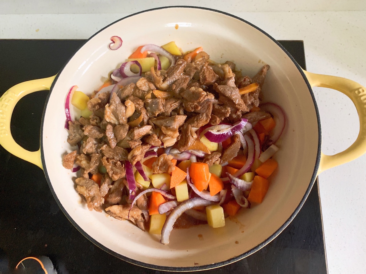 冬日暖心的羊肉焖饭