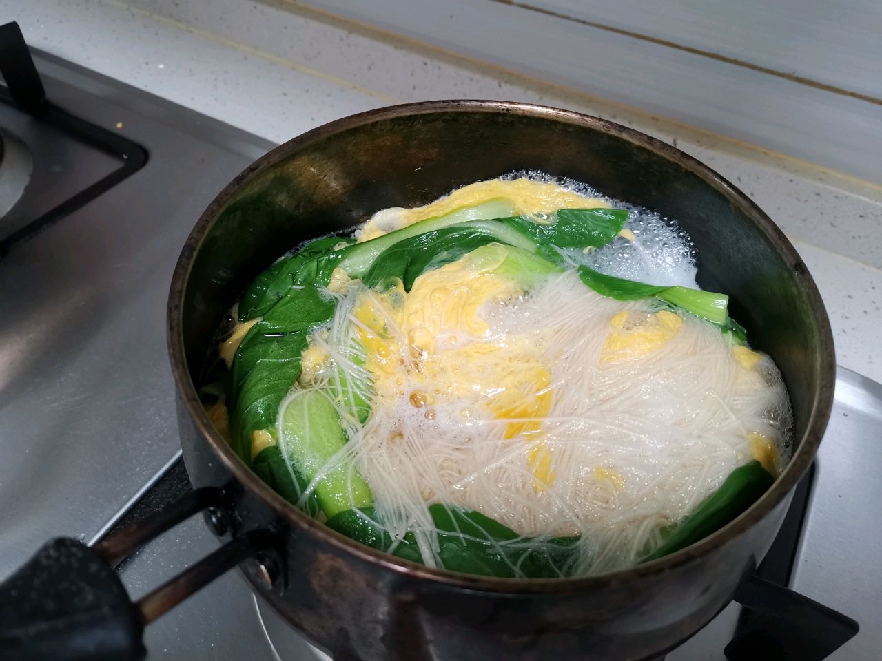 冬日暖心鸡汤面