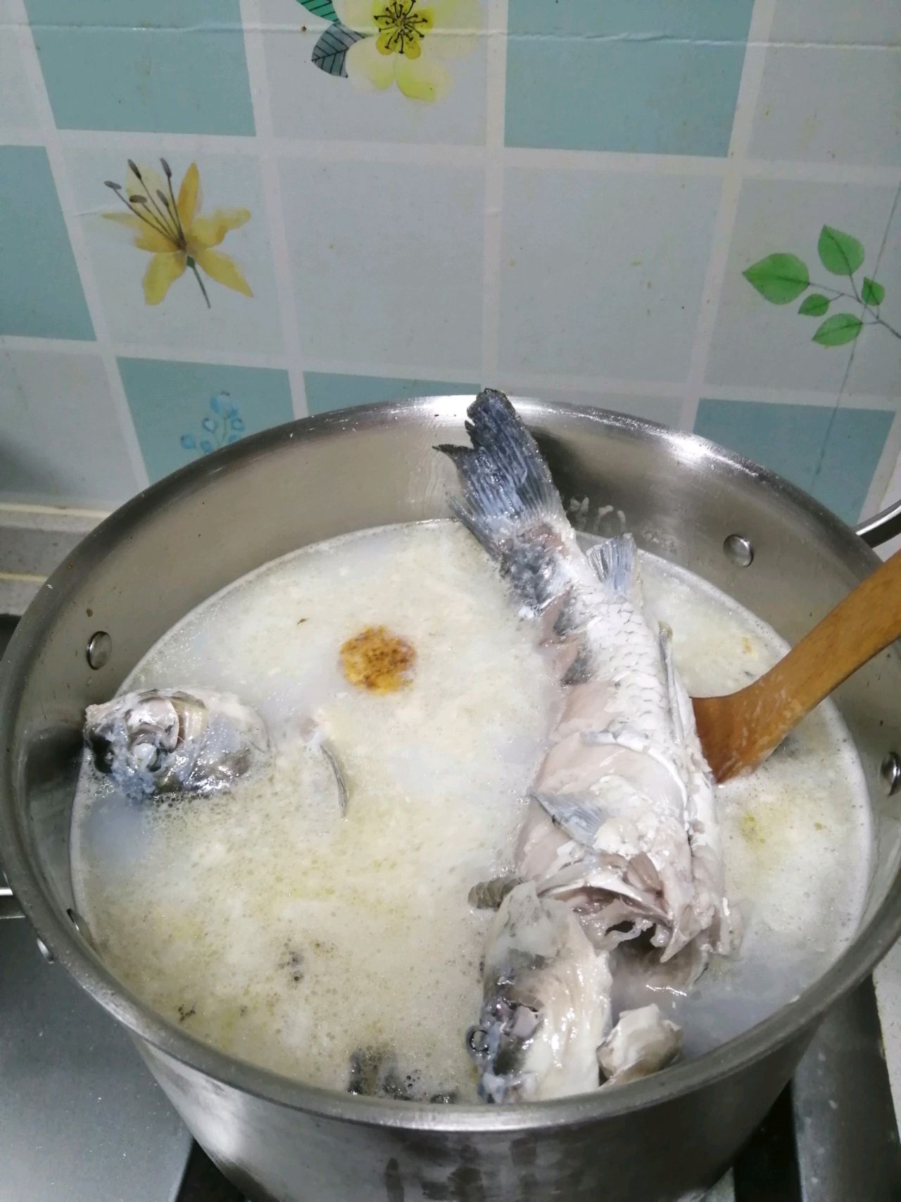 冬日小确幸：奶白鲫鱼汤