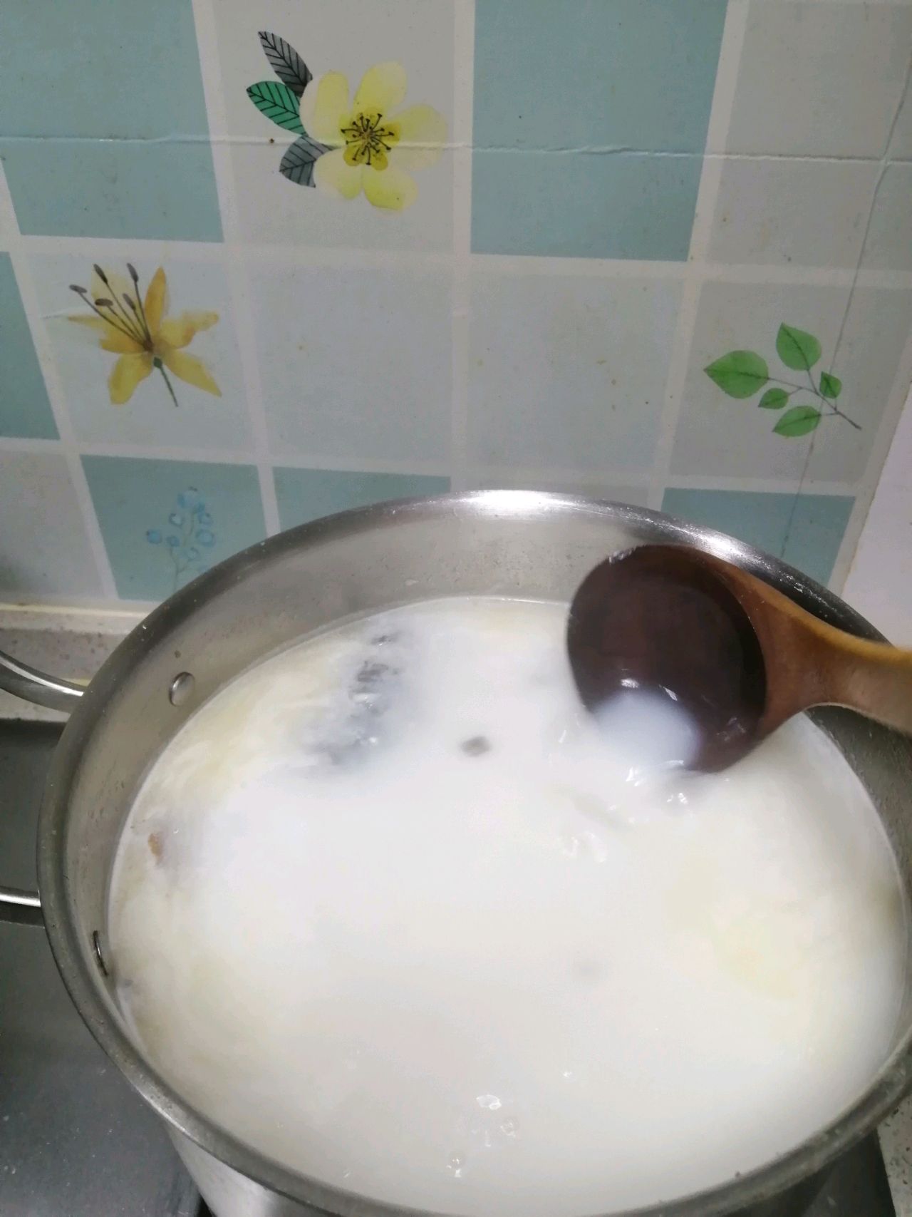 冬日小确幸：奶白鲫鱼汤