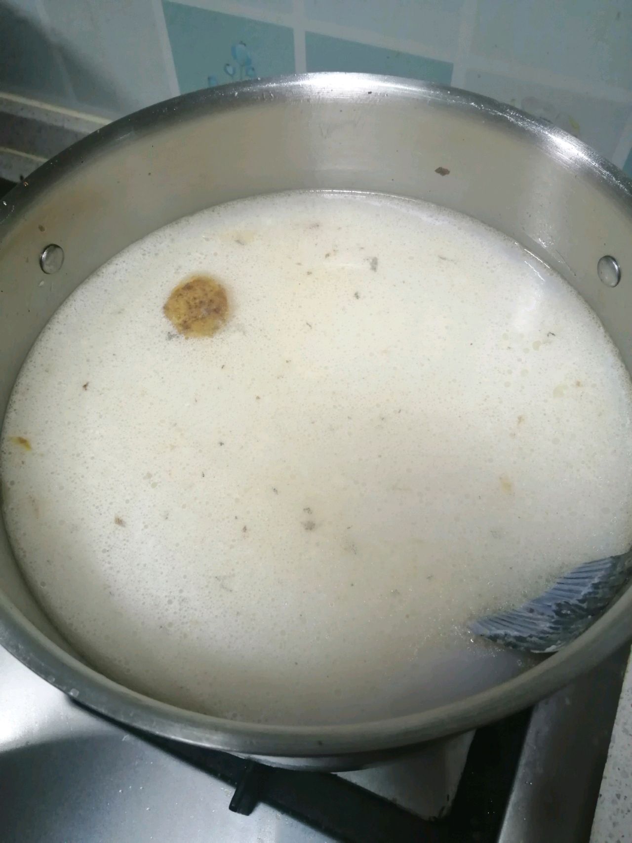 冬日小确幸：奶白鲫鱼汤