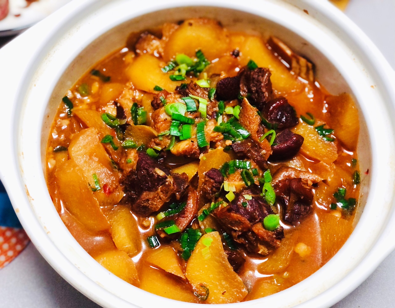 冬日滋补：羊肉砂锅煲