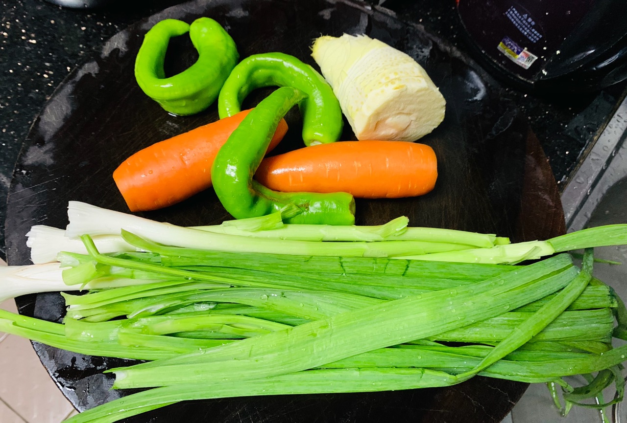 冬笋干锅羊肉