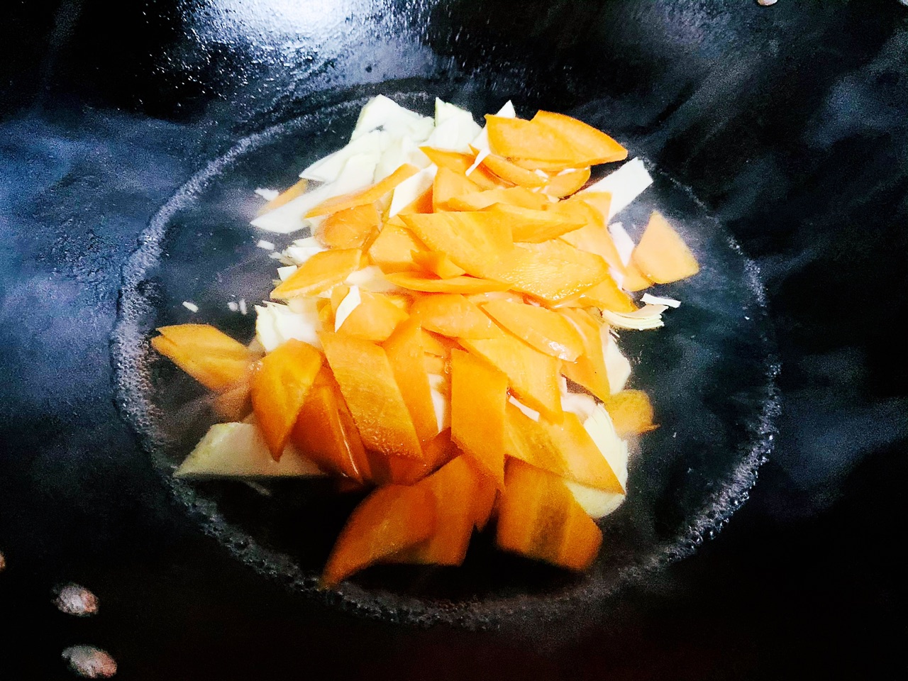 冬笋干锅羊肉