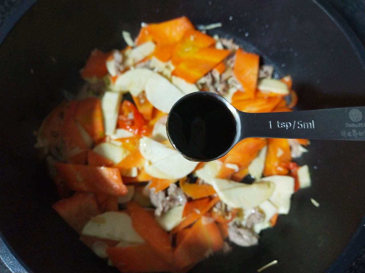 冬笋胡萝卜炒肉丝