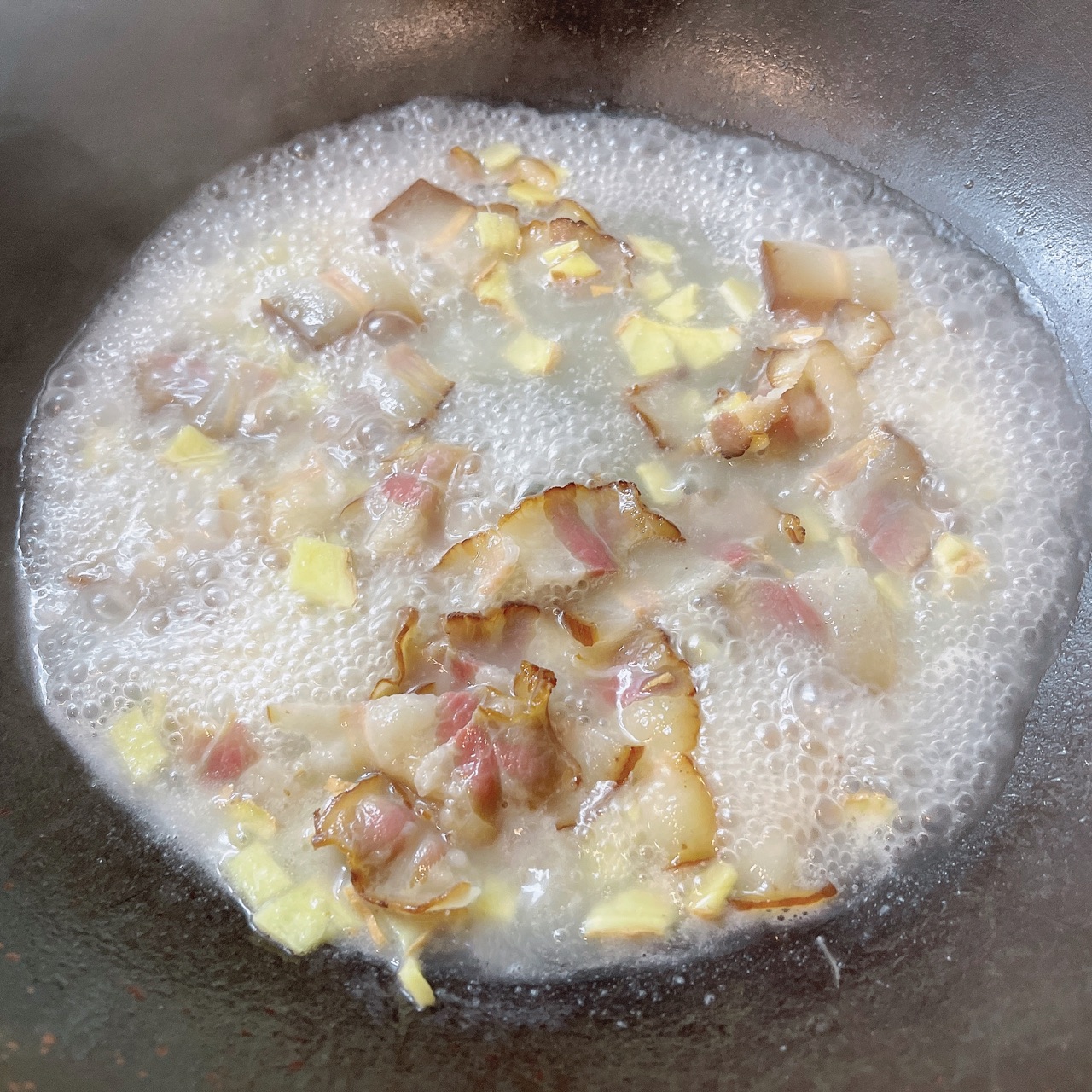 冬笋腊肉红薯豆腐