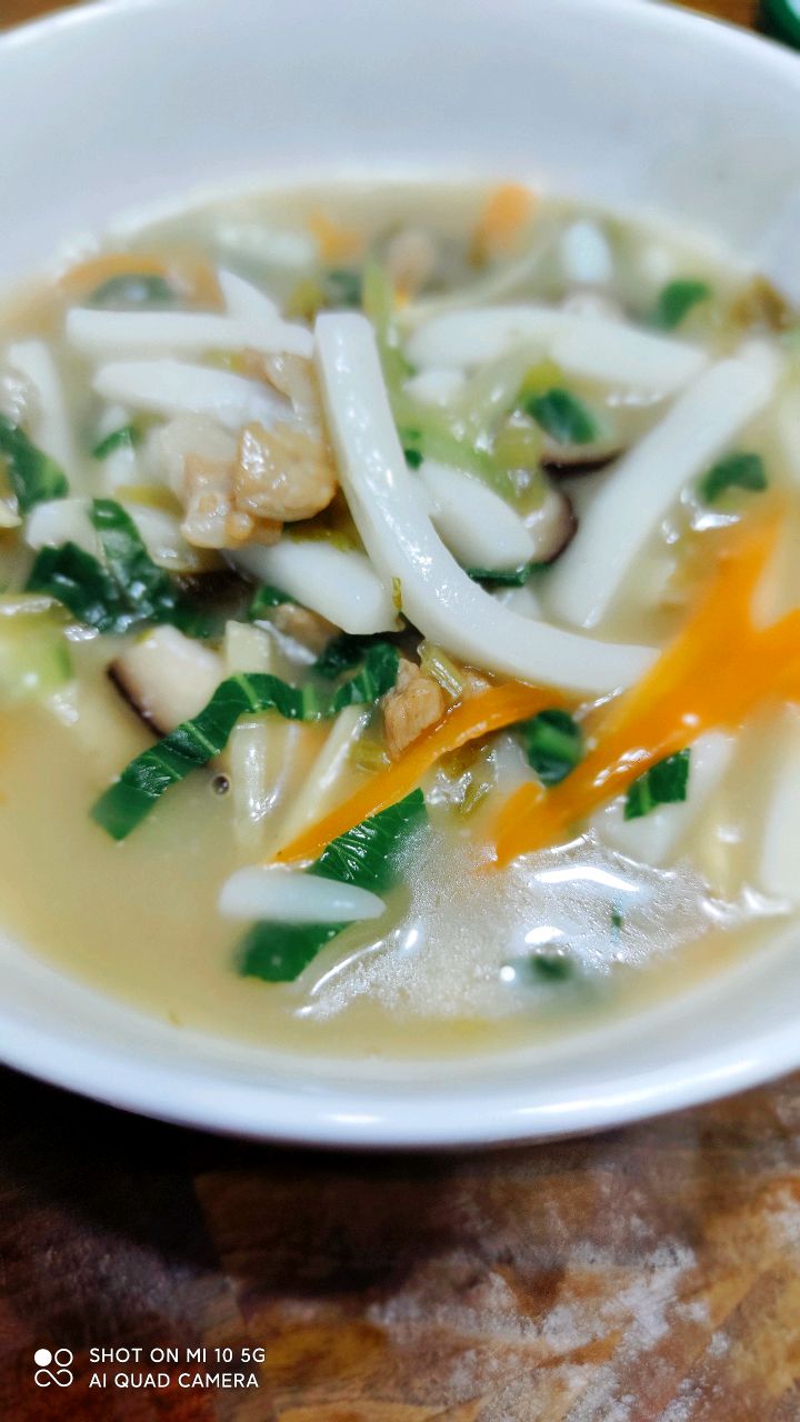 冬笋肉丝年糕汤