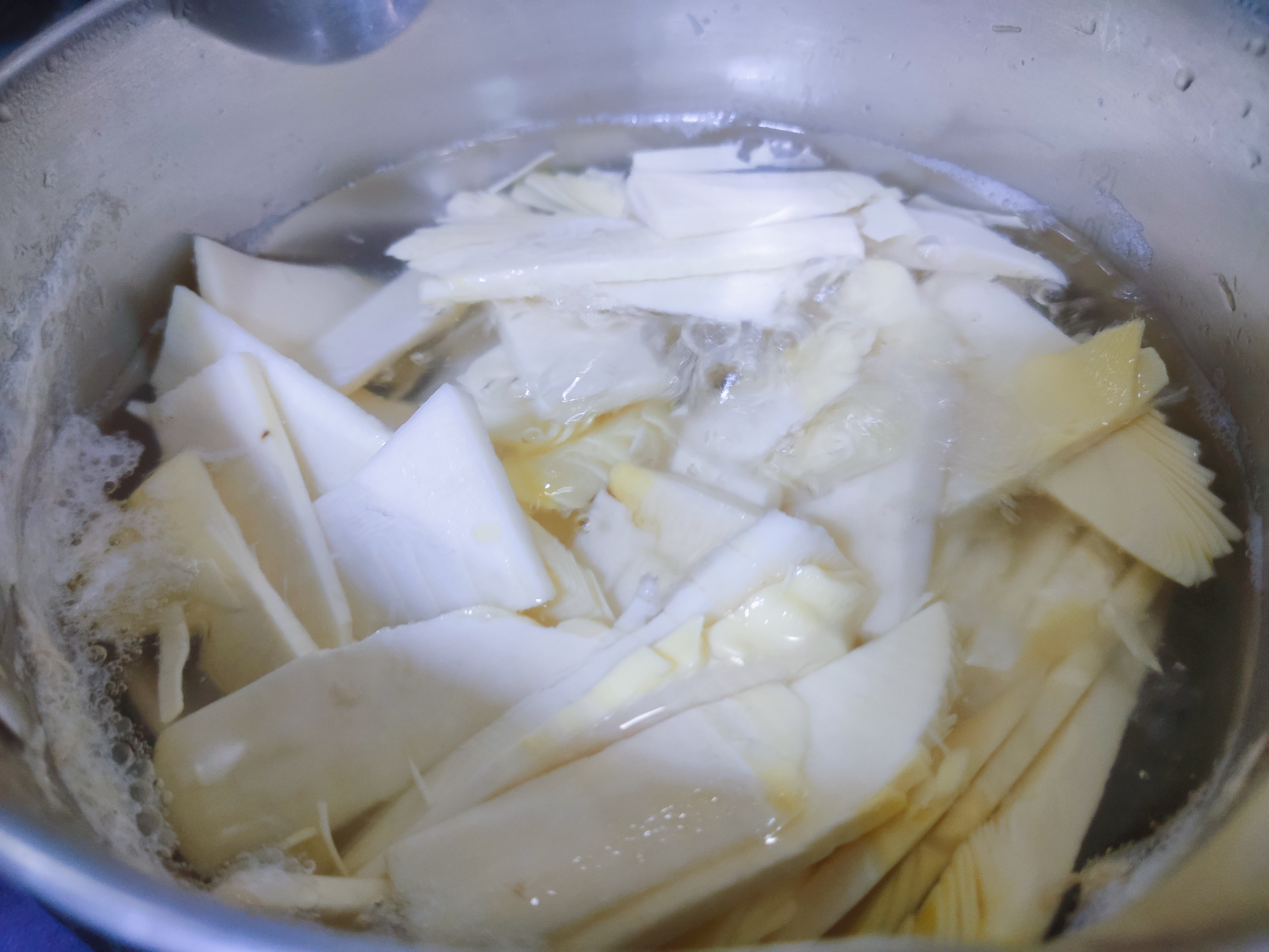 冬笋烧腊肠