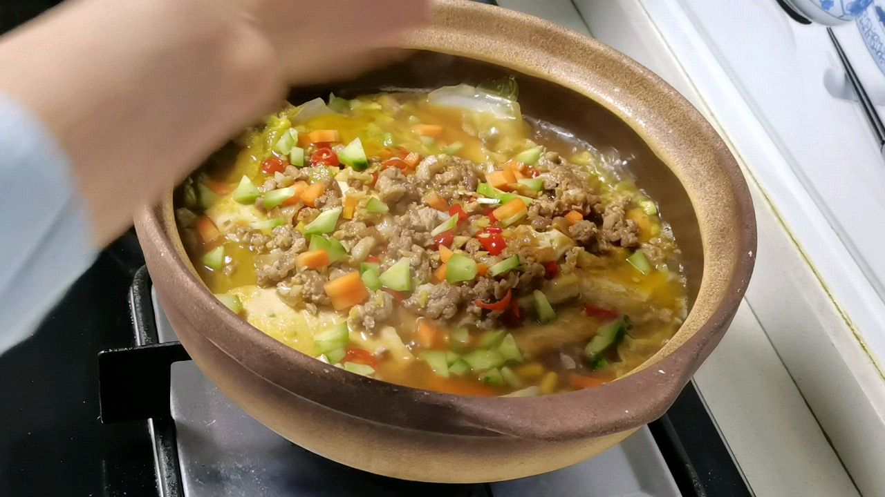 冬天里百吃不厌的豆腐煲