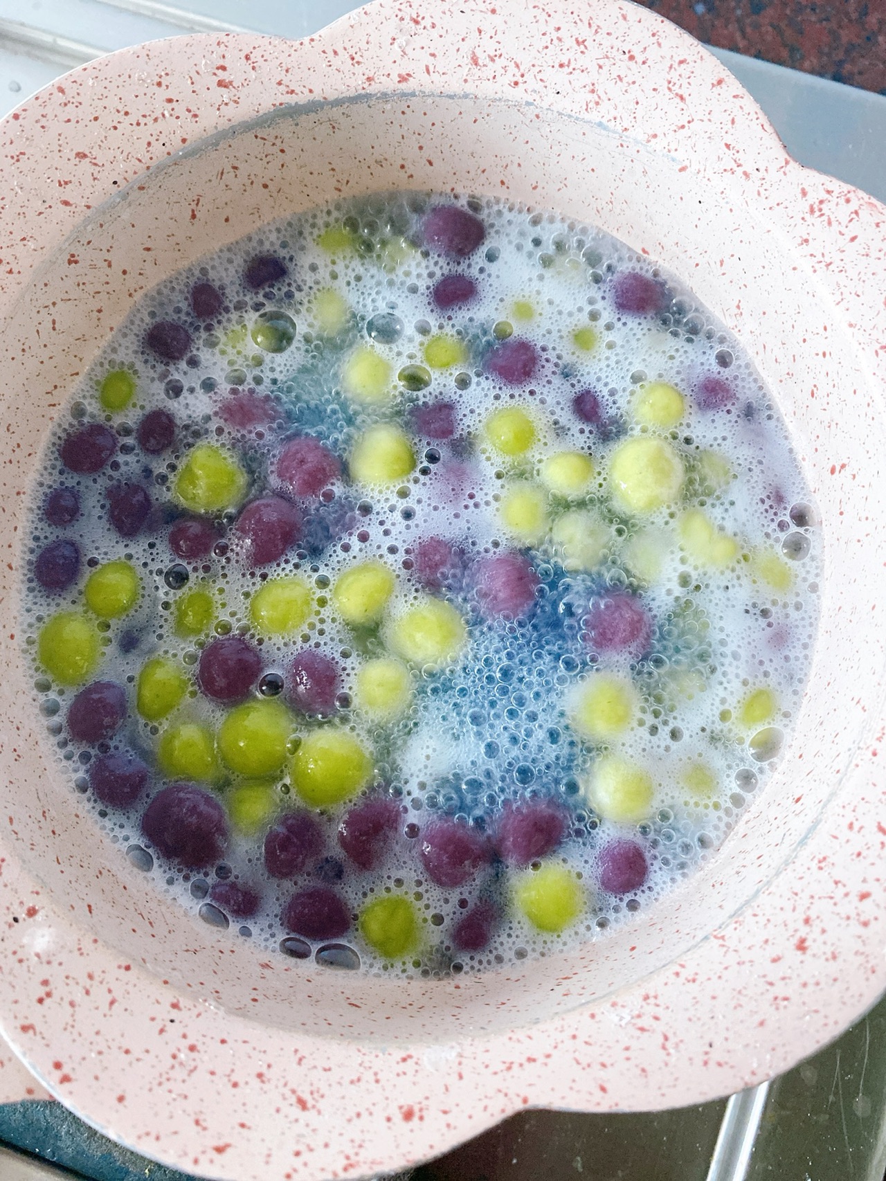冬至的美好～彩色汤圆