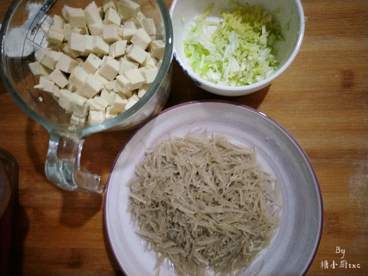 豆腐粉条素馅包子蒸包