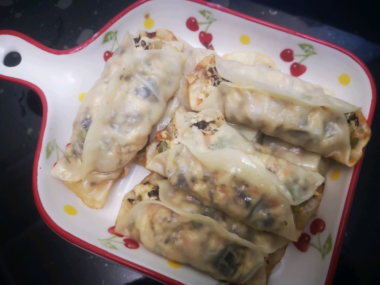 豆腐木耳胡萝卜馅锅贴
