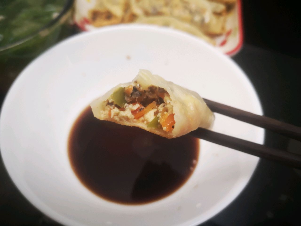 豆腐木耳胡萝卜馅锅贴