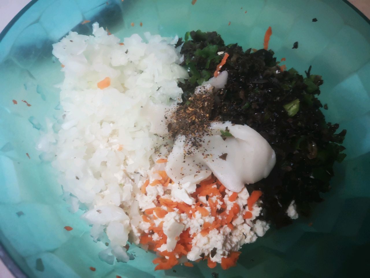 豆腐木耳胡萝卜馅锅贴