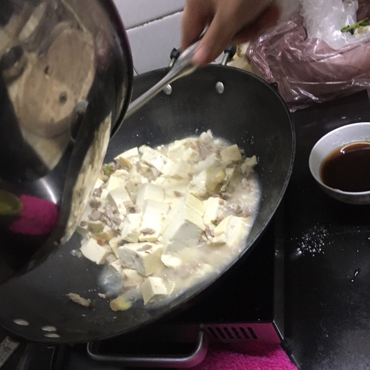 豆腐肉粒