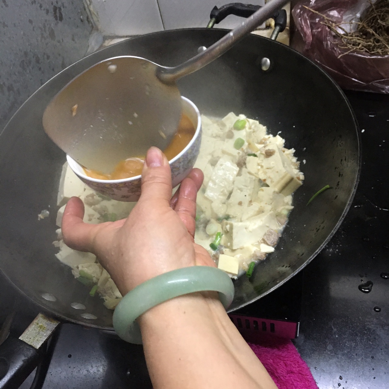 豆腐肉粒