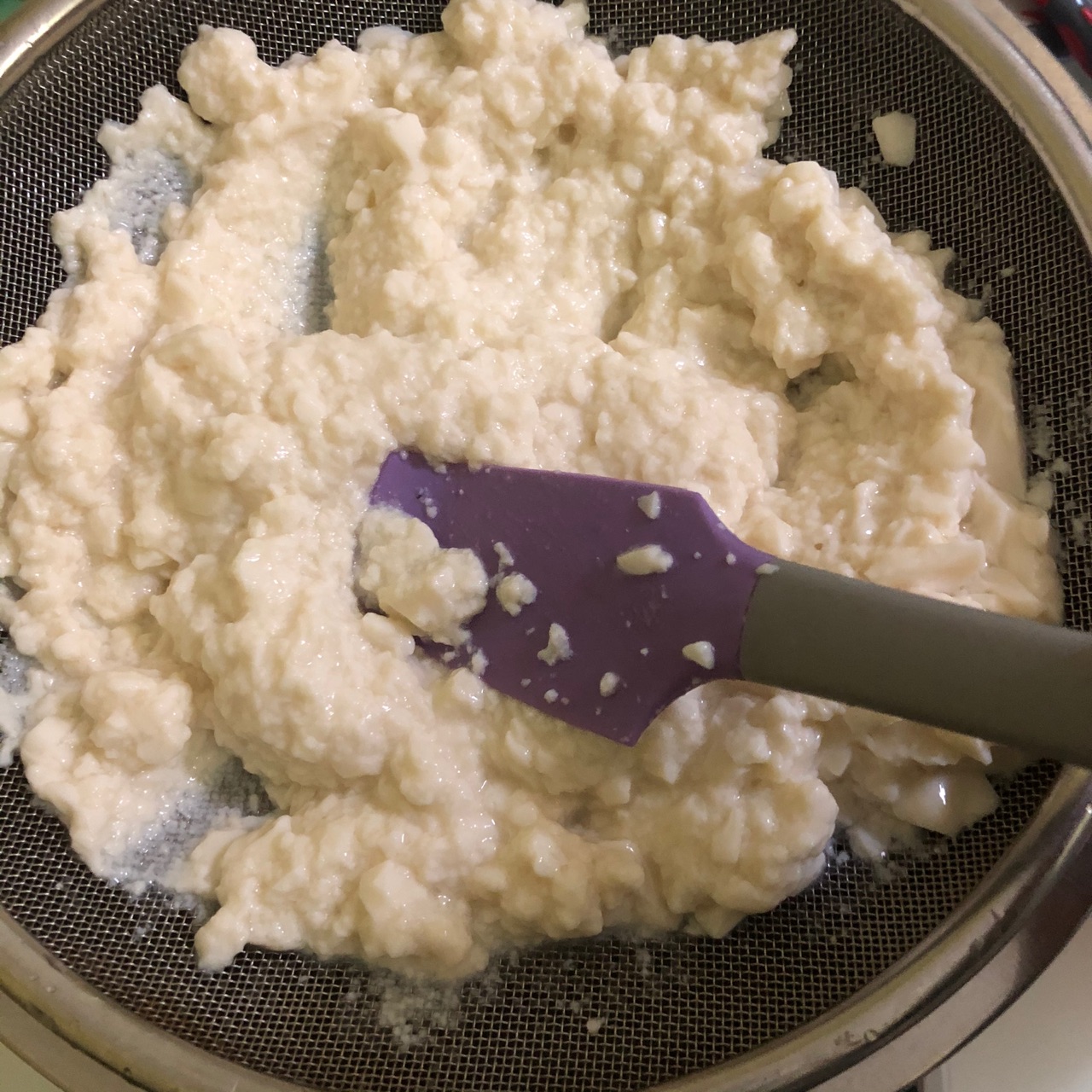 豆腐芝麻红枣蛋糕｜健康烘焙