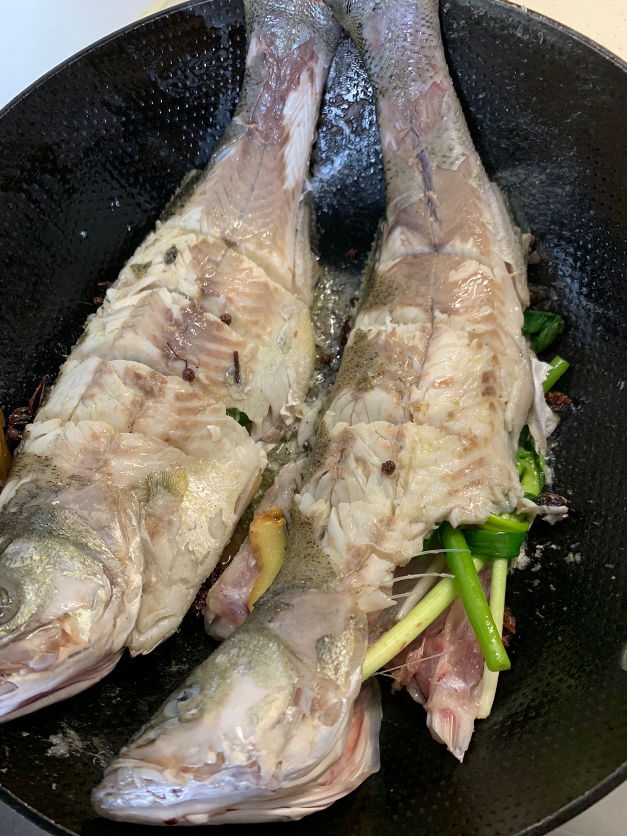 豆花炖鲈鱼