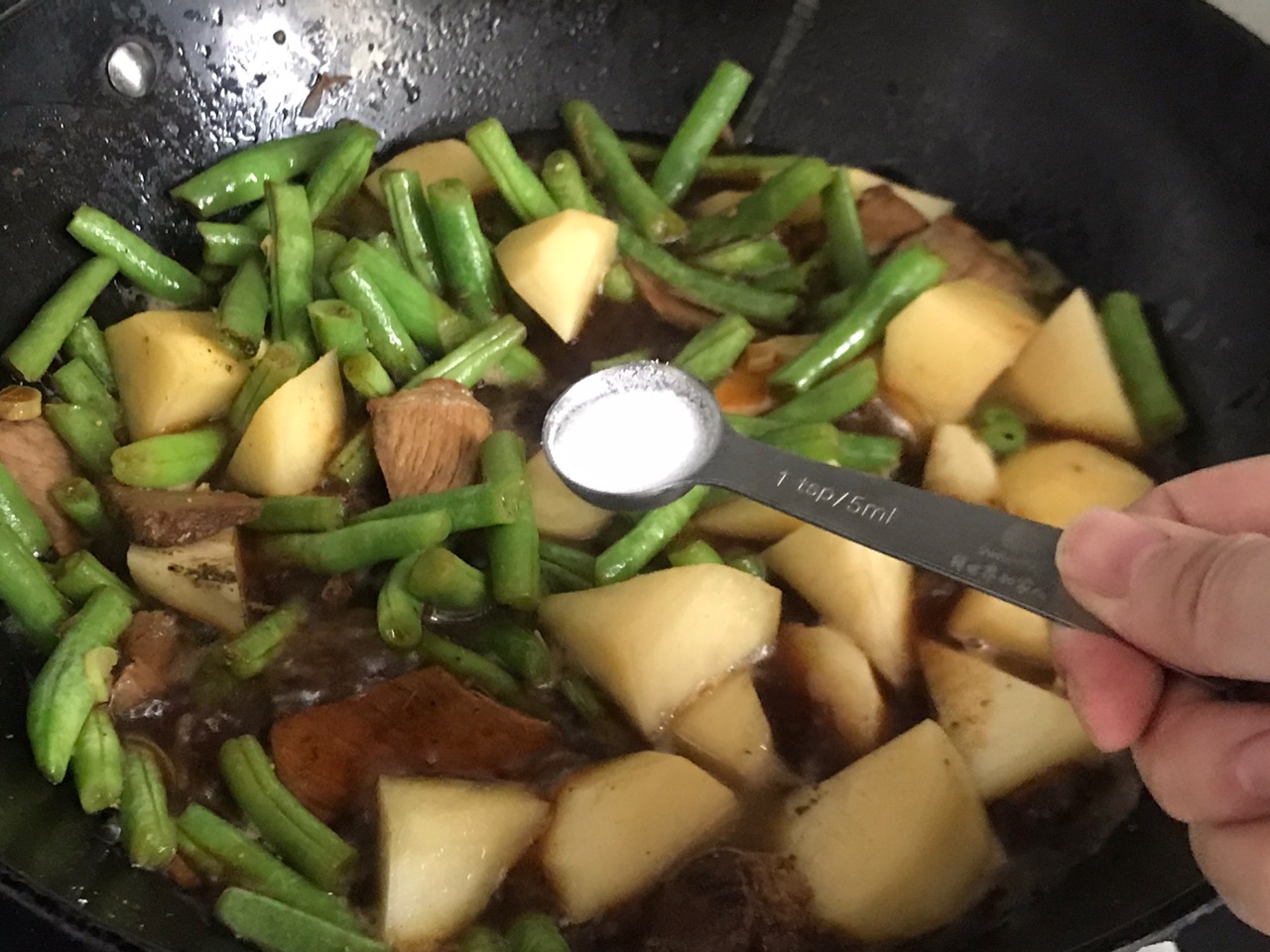 豆角焖饼