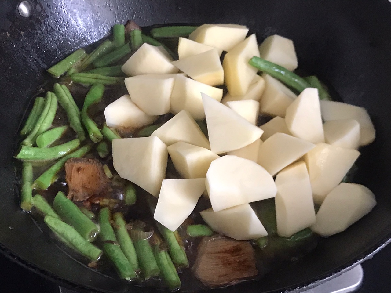豆角焖饼