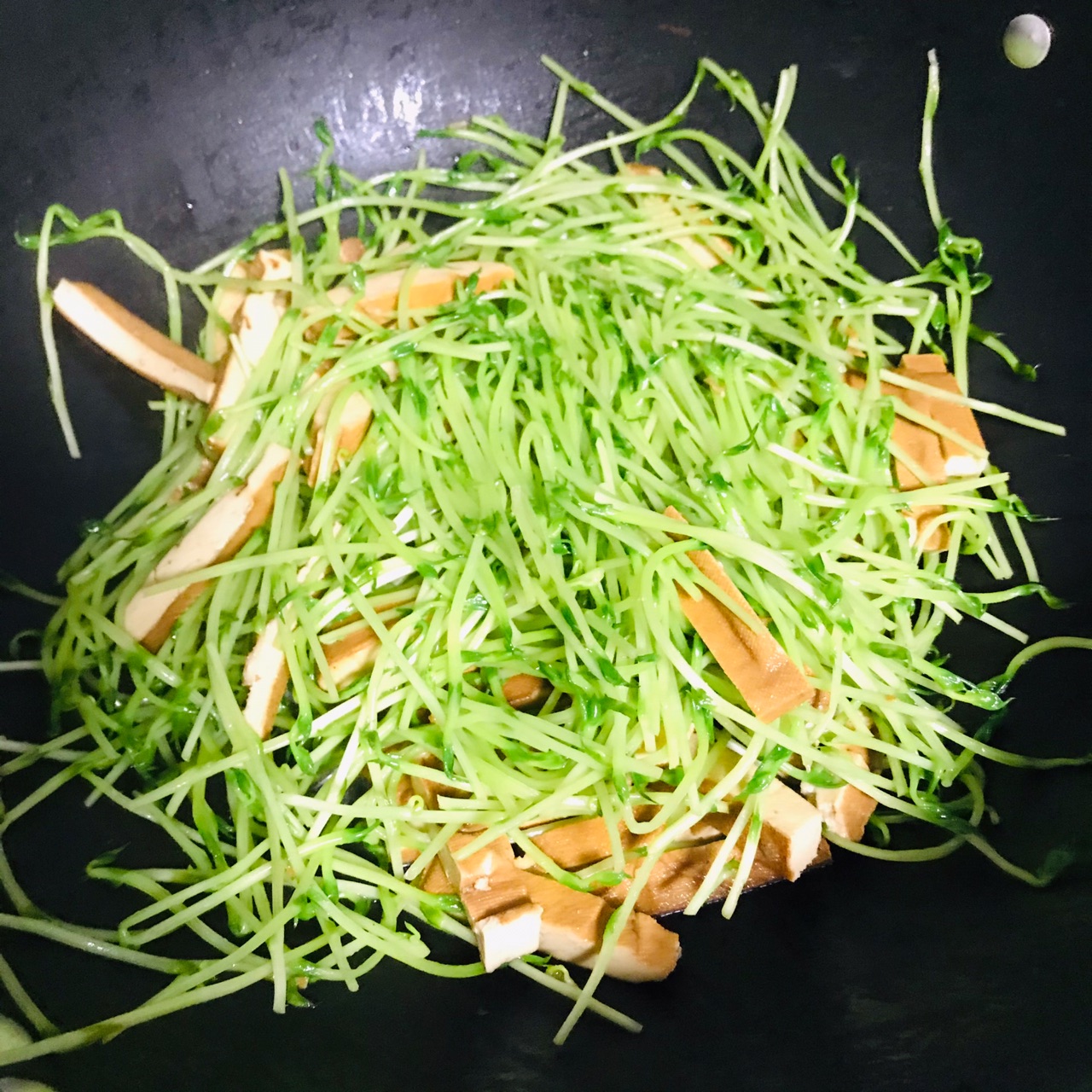 豆苗香干