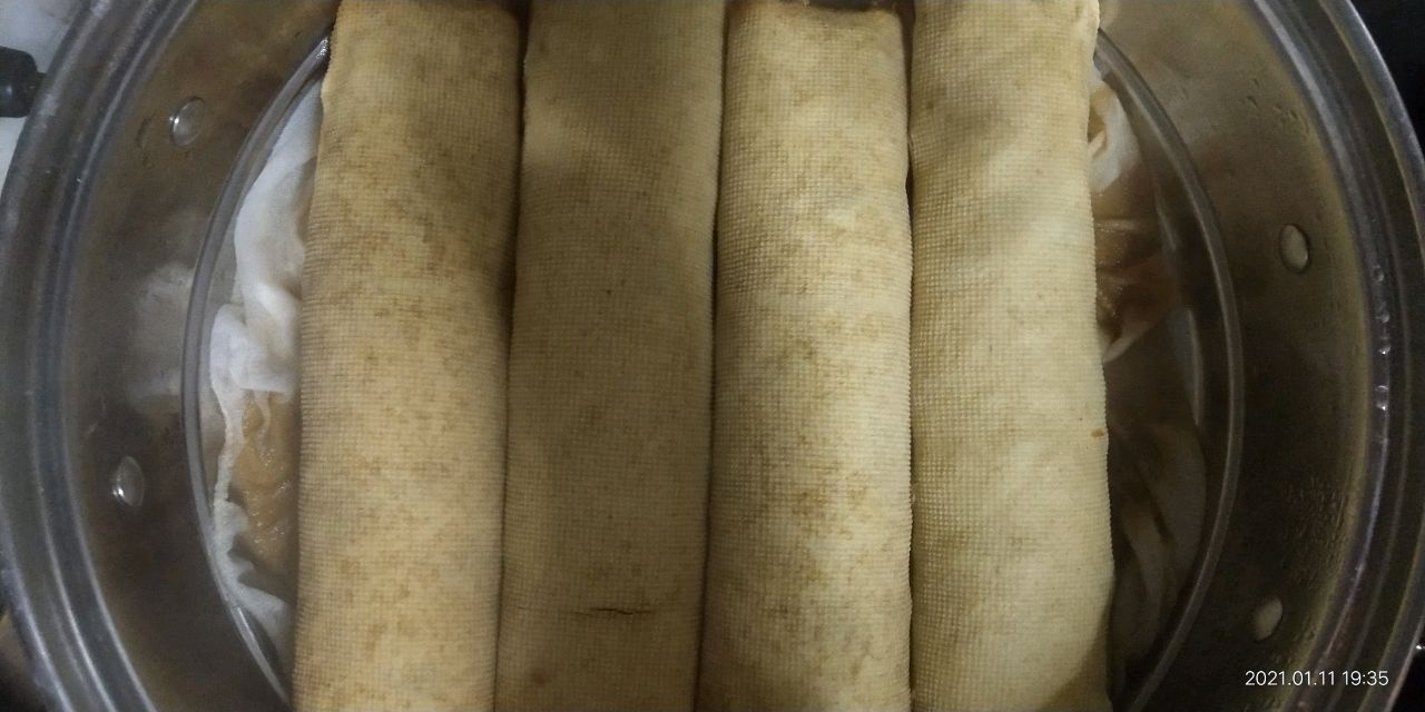 豆皮鸡肉皮蛋卷