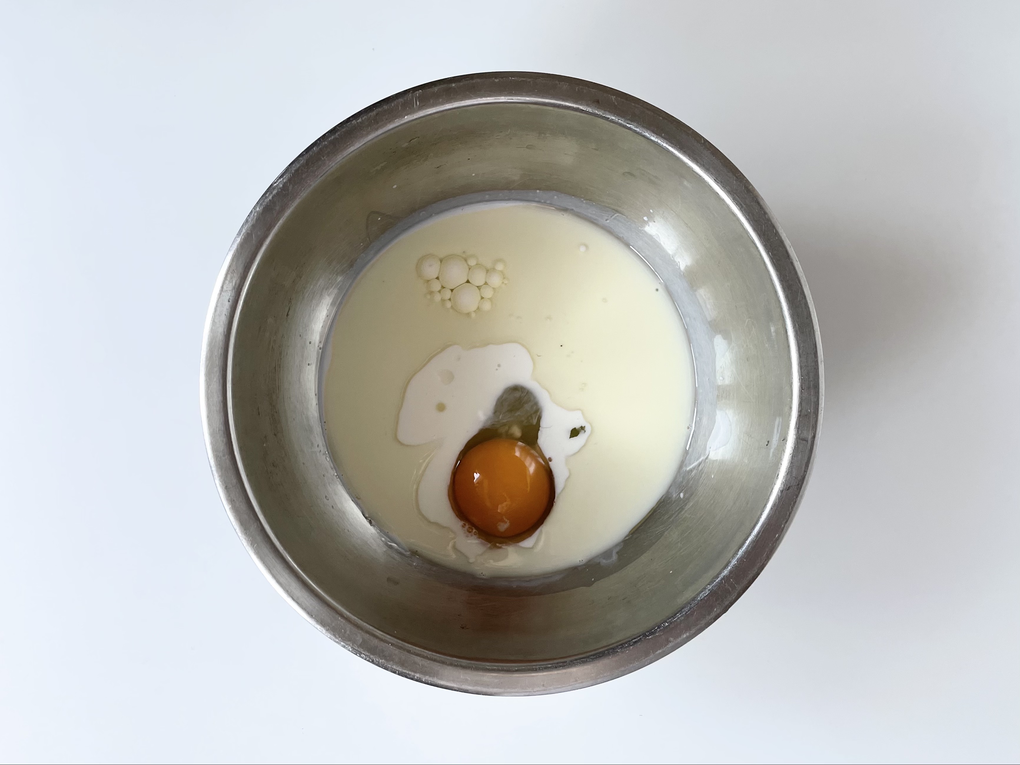 豆沙肉松鸡蛋华夫饼三明治