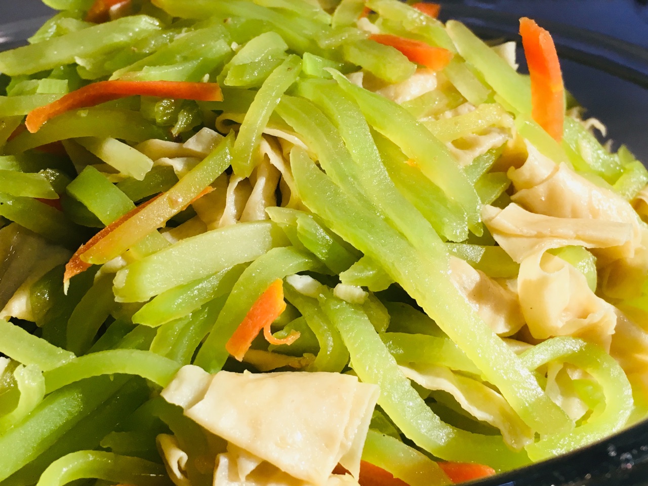 豆油皮炒莴笋