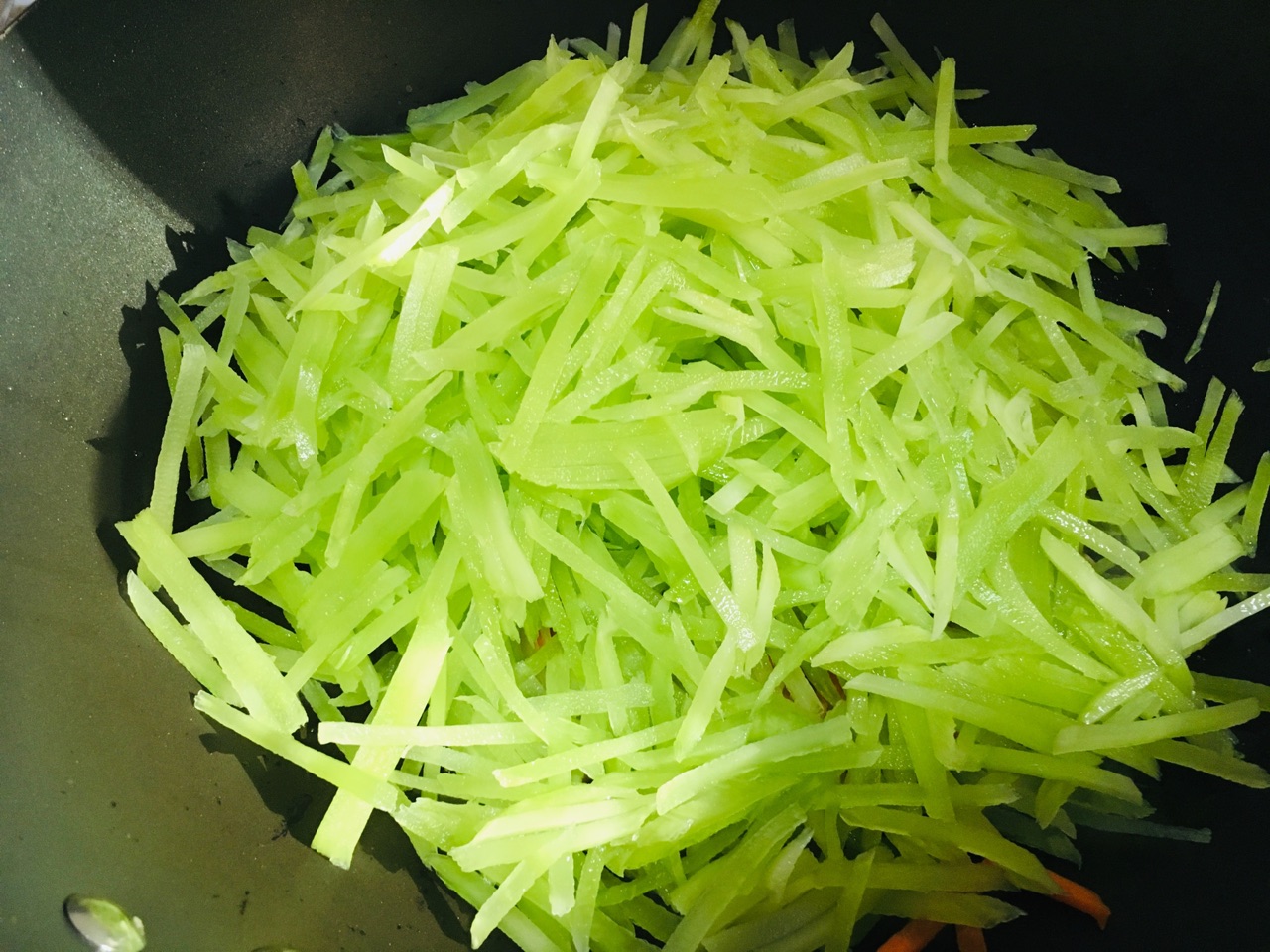 豆油皮炒莴笋