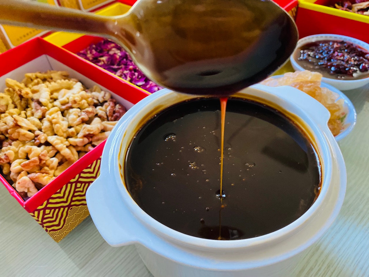 独家｜好吃到爆的坚果型阿胶糕