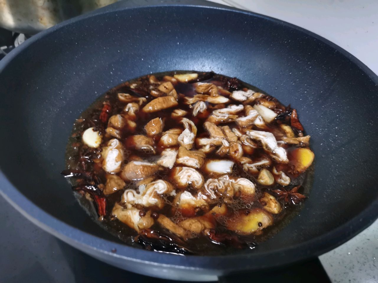 炖肥肠