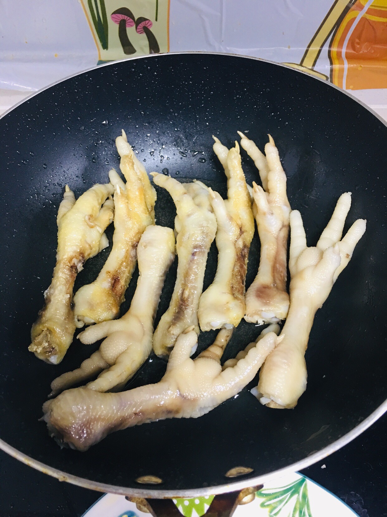 炖鸡爪