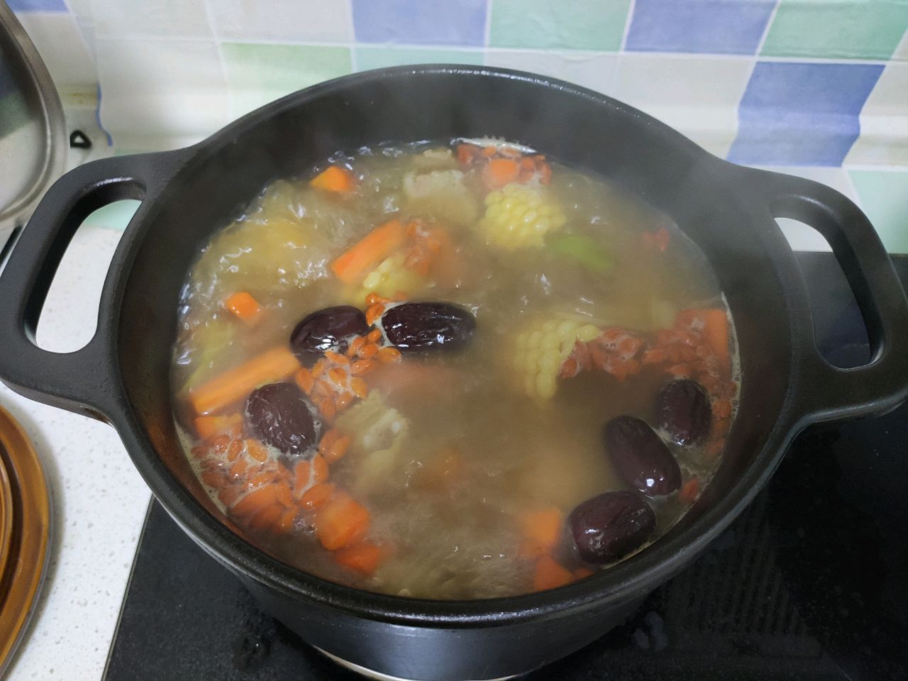 炖排骨玉米