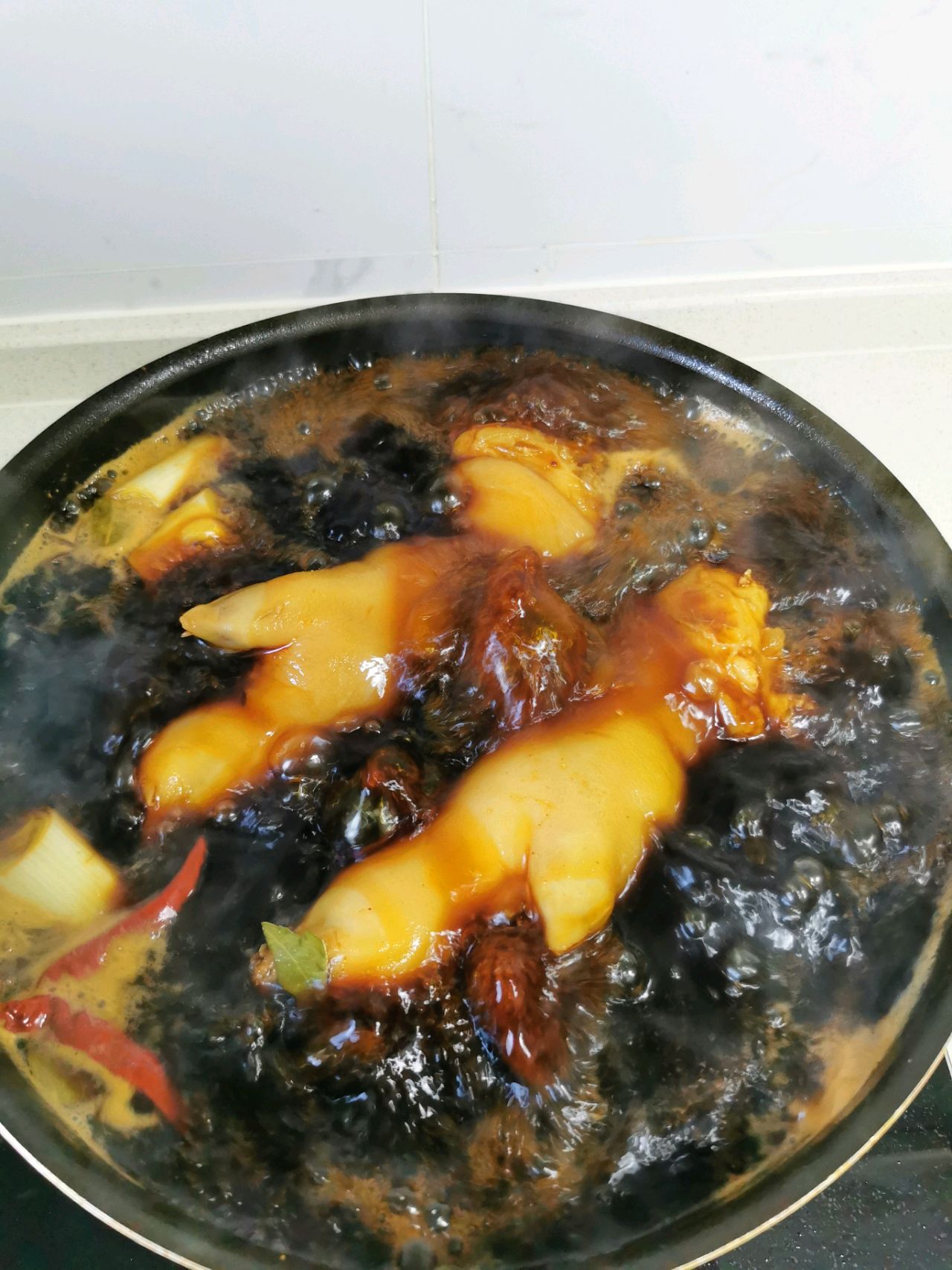 炖猪蹄